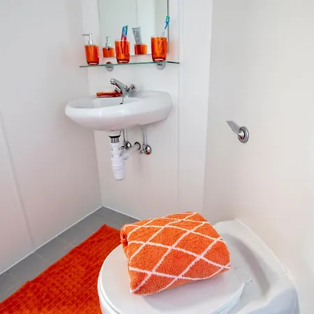 Small And Beautiful With 2 Bedroom 拉里萨